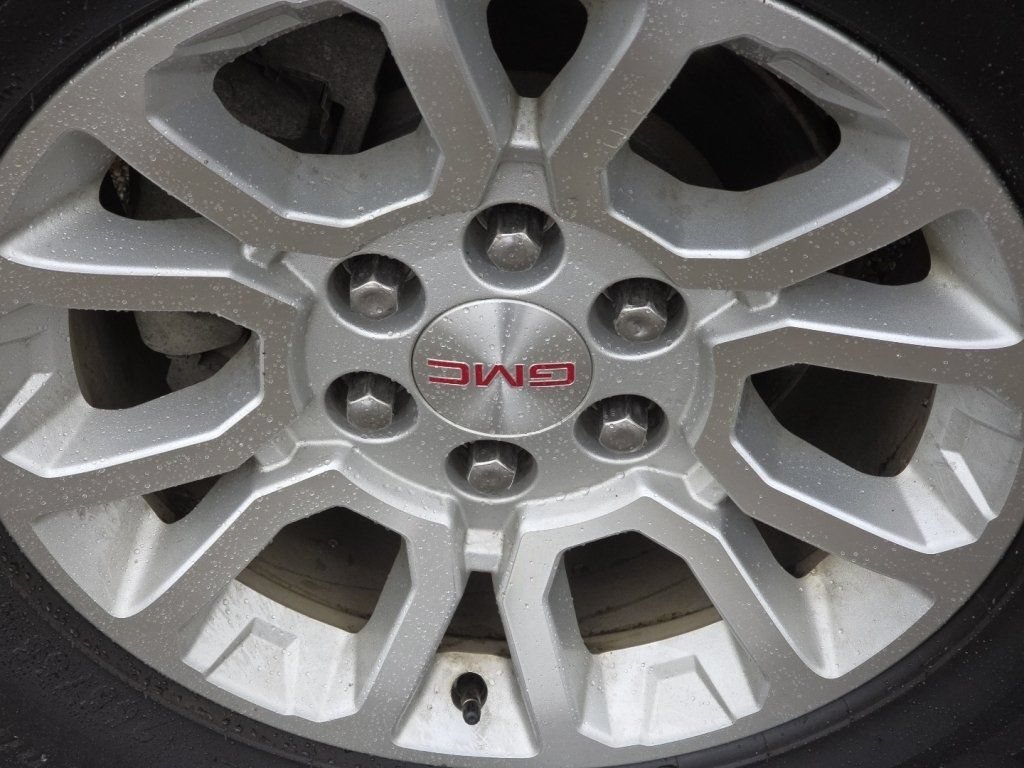 Used 2018 GMC Sierra 1500 SLE w/ SLE Value Package AWD/4WD image 11