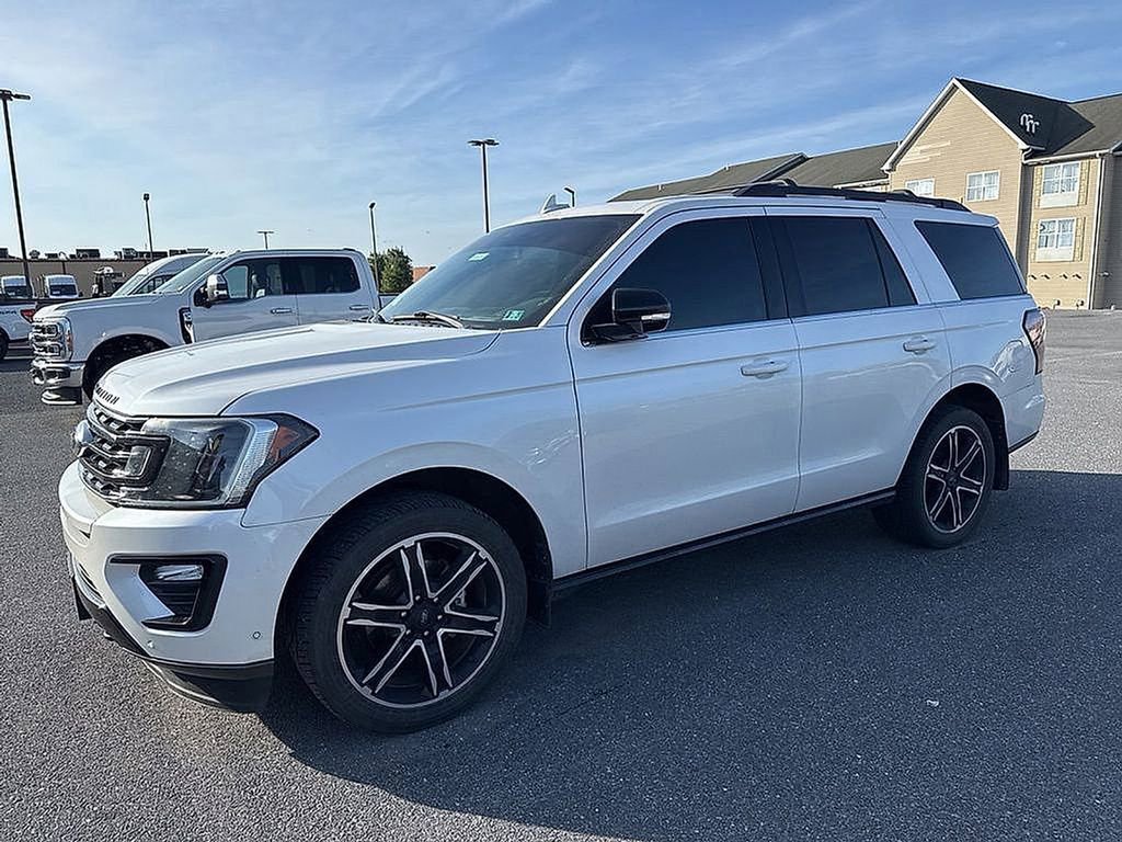 Used 2019 Ford Expedition Limited w/ Equipment Group 303A AWD/4WD image 2