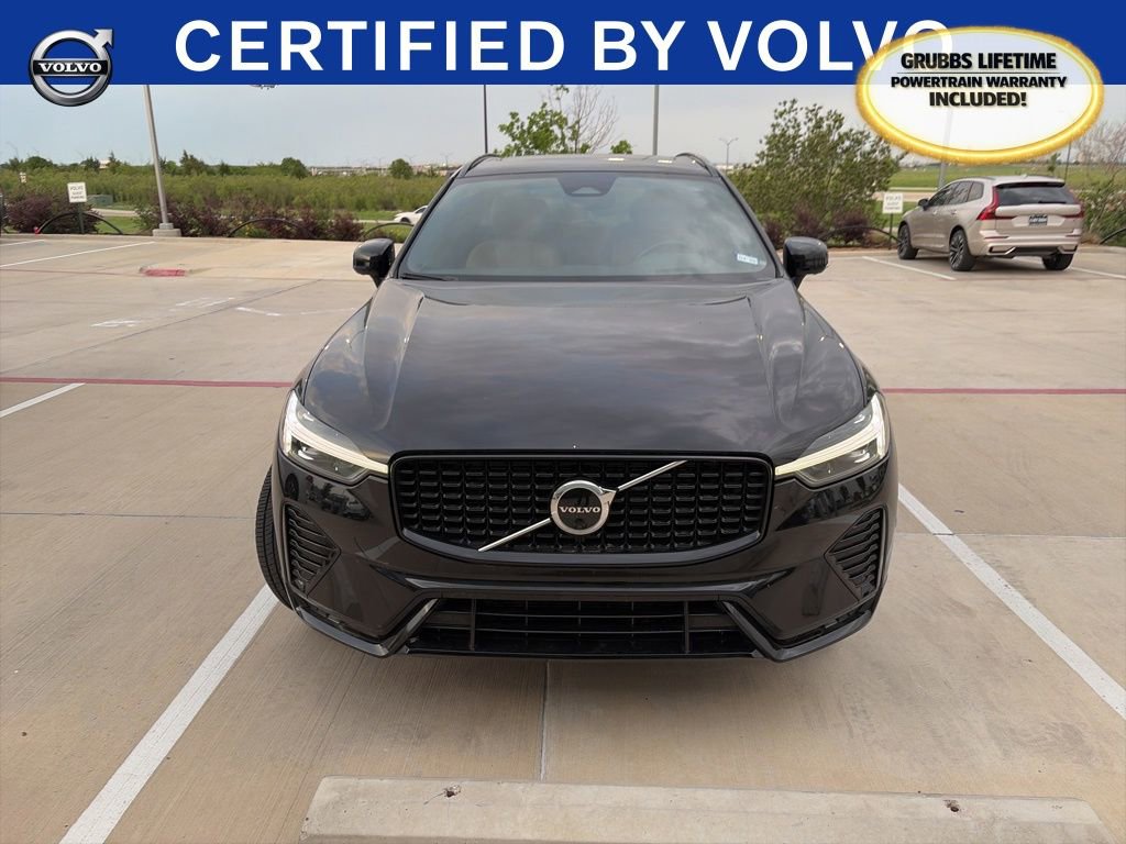 Used 2023 Volvo XC60 B5 Ultimate w/ Protection Package Premier image 3