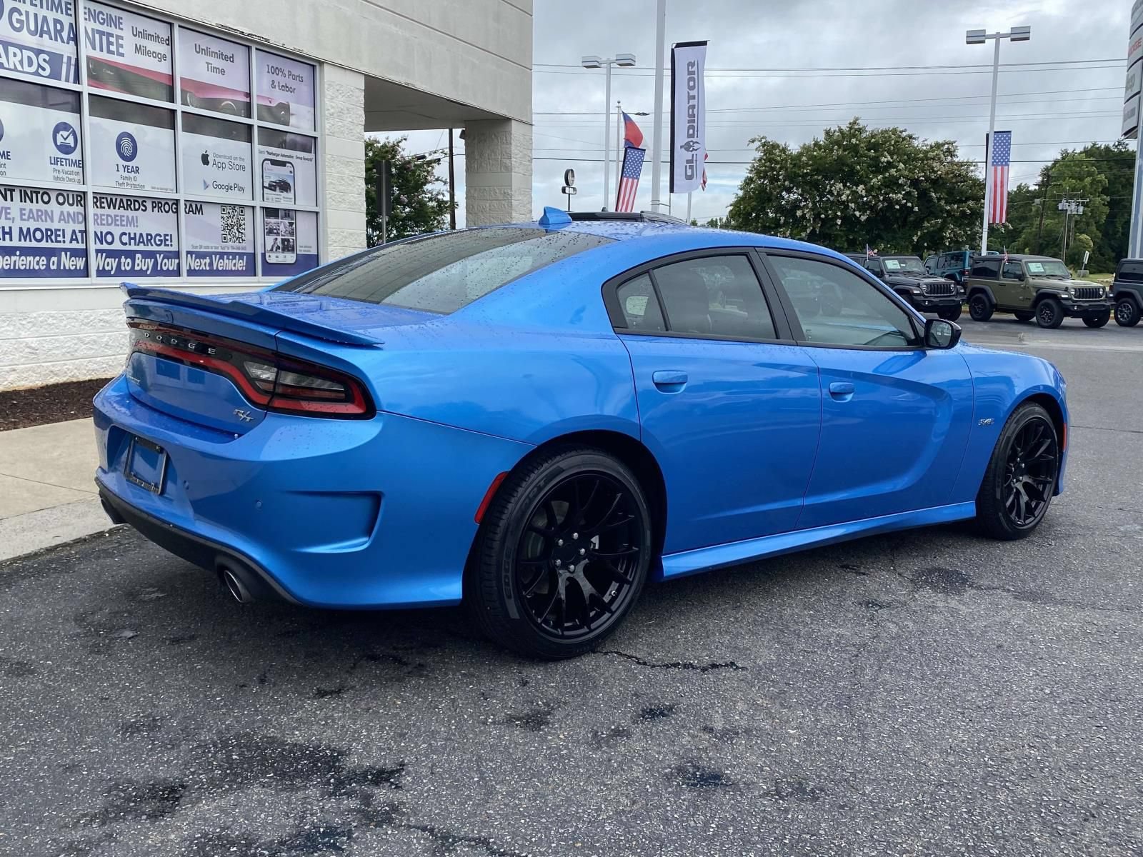 Used 2023 Dodge Charger R/T w/ Navigation & Travel Group RWD image 7