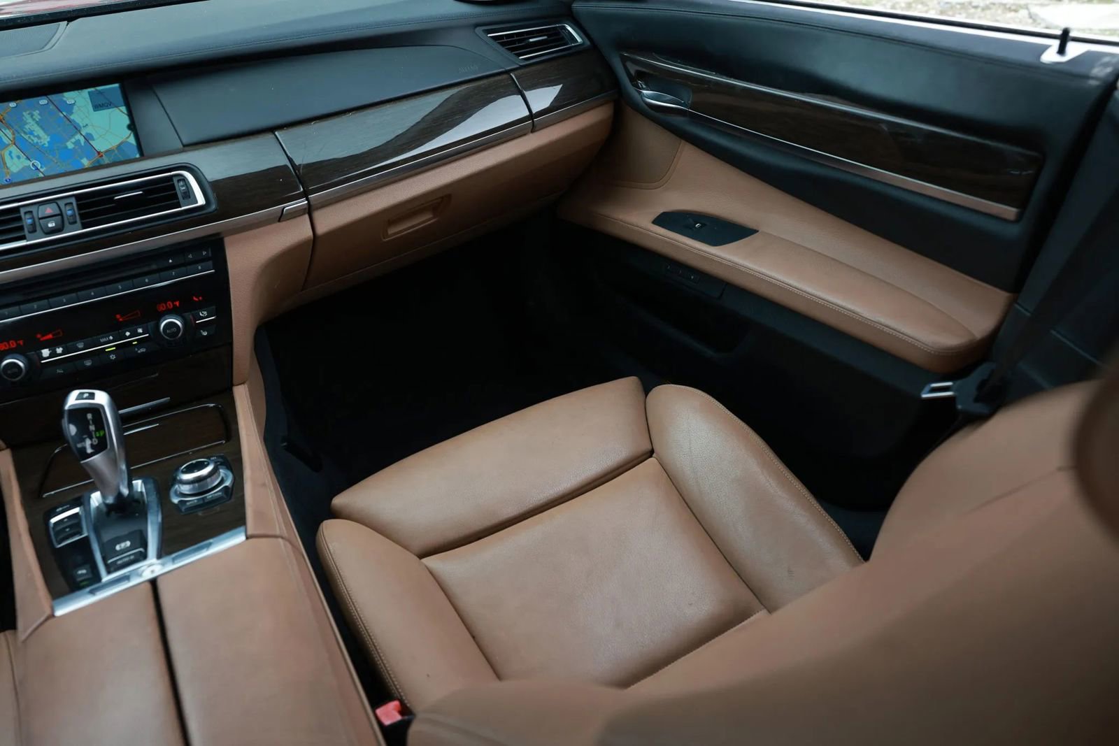 Used 2011 BMW 740i image 22