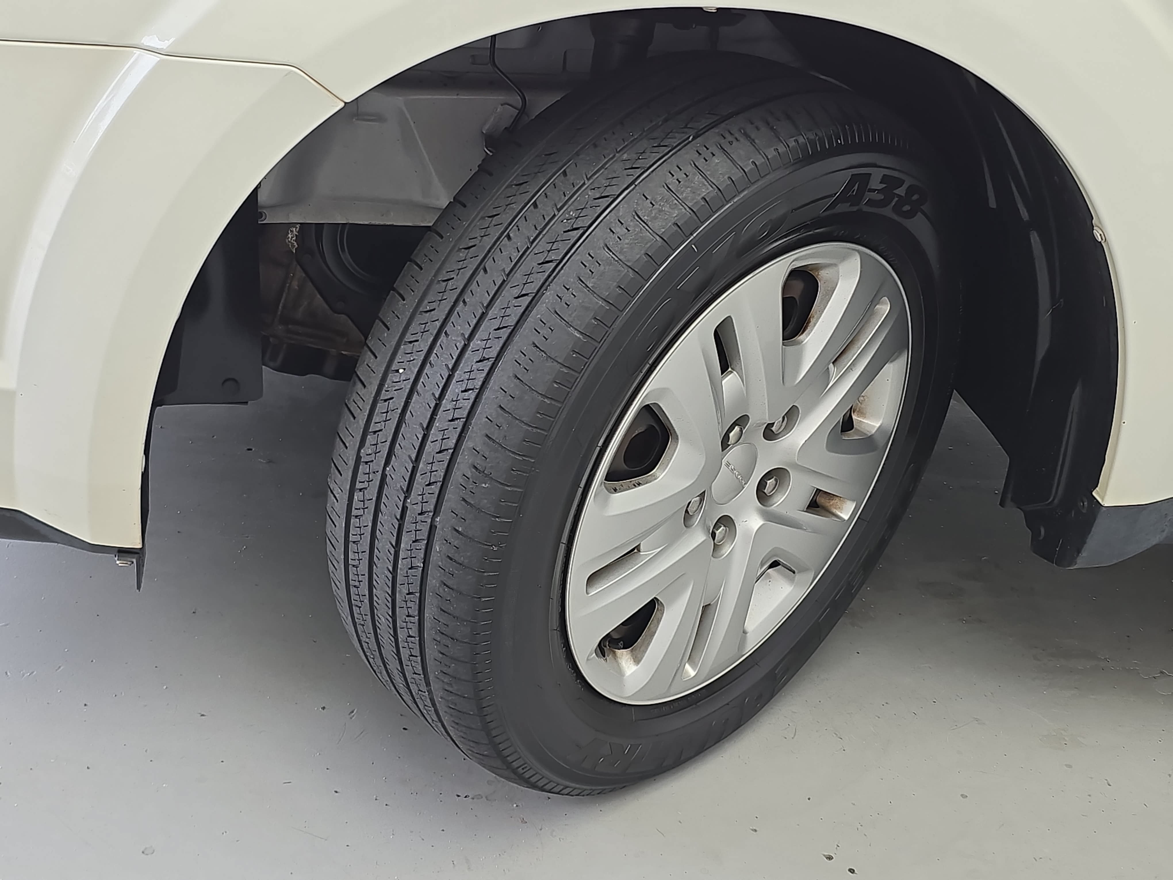Used 2020 Dodge Journey SE FWD image 30