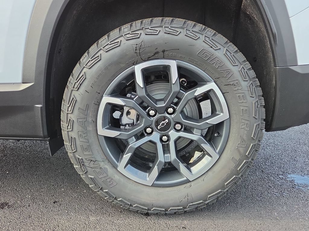 New 2026 Chevrolet Equinox ACTIV FWD image 24