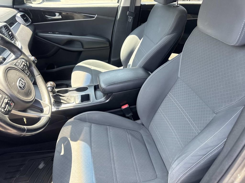 Used 2017 Kia Sorento FWD w/ LX Convenience Package image 18