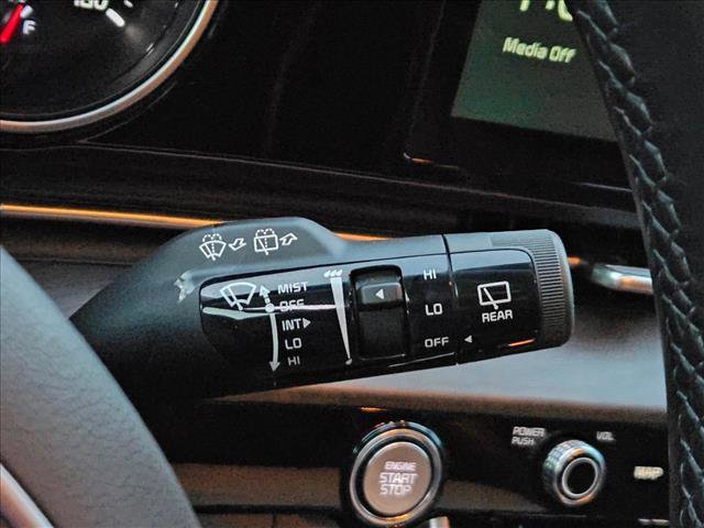 Used 2024 Kia Carnival EX image 21