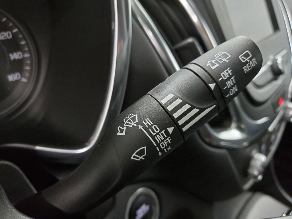 Used 2021 Chevrolet Equinox LT image 33