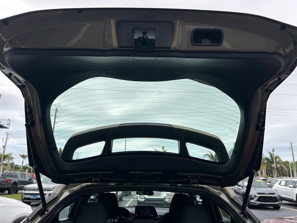 Used 2021 Toyota C-HR XLE FWD image 41