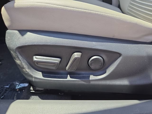 Used 2024 Toyota Camry SE FWD image 11