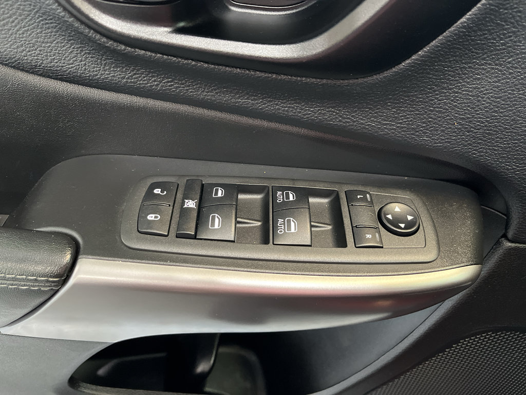 Used 2022 Jeep Cherokee Latitude Lux FWD image 29
