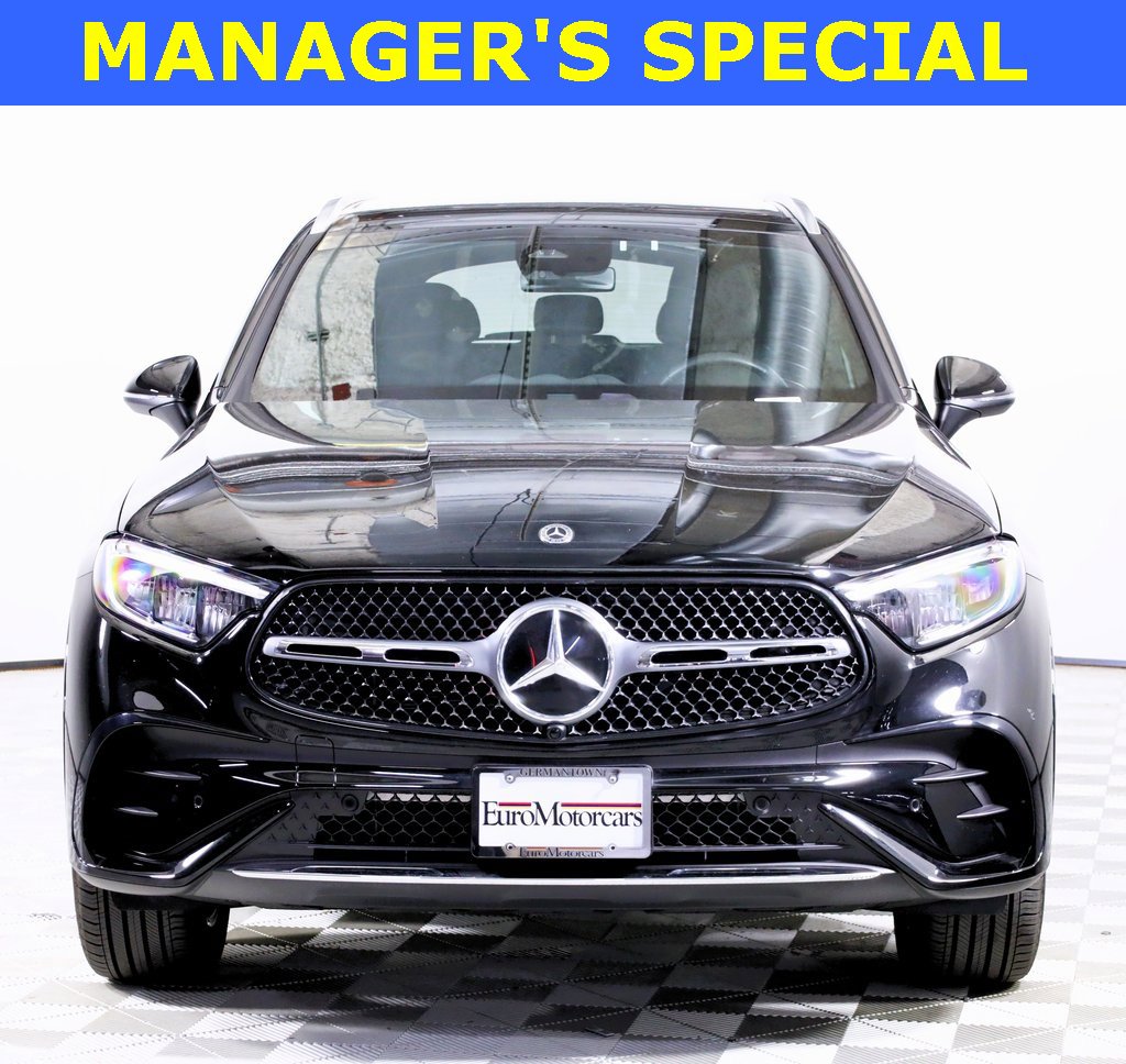Used 2025 Mercedes-Benz GLC 300 4MATIC image 2