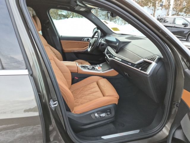 Used 2024 BMW X5 xDrive40i w/ Premium Package image 12