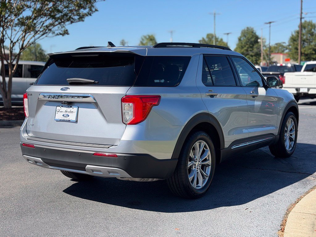 Used 2023 Ford Explorer XLT w/ Equipment Group 202A RWD image 11