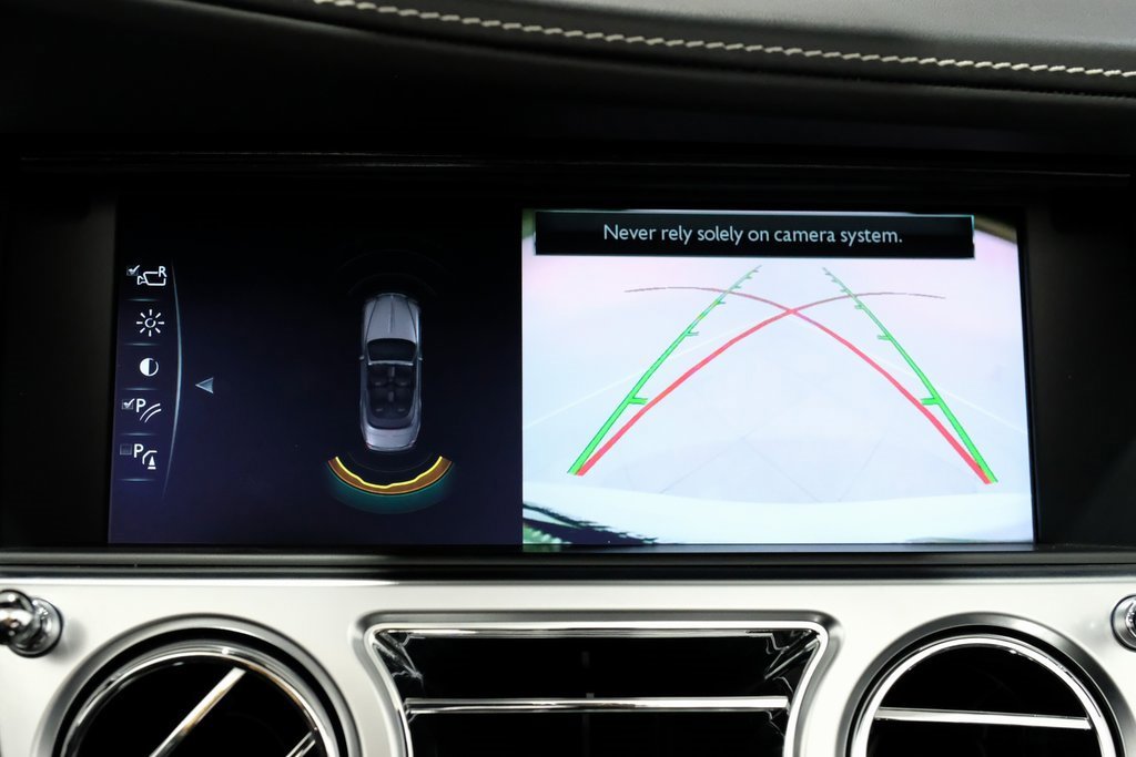 Used 2018 Rolls-Royce Dawn image 24