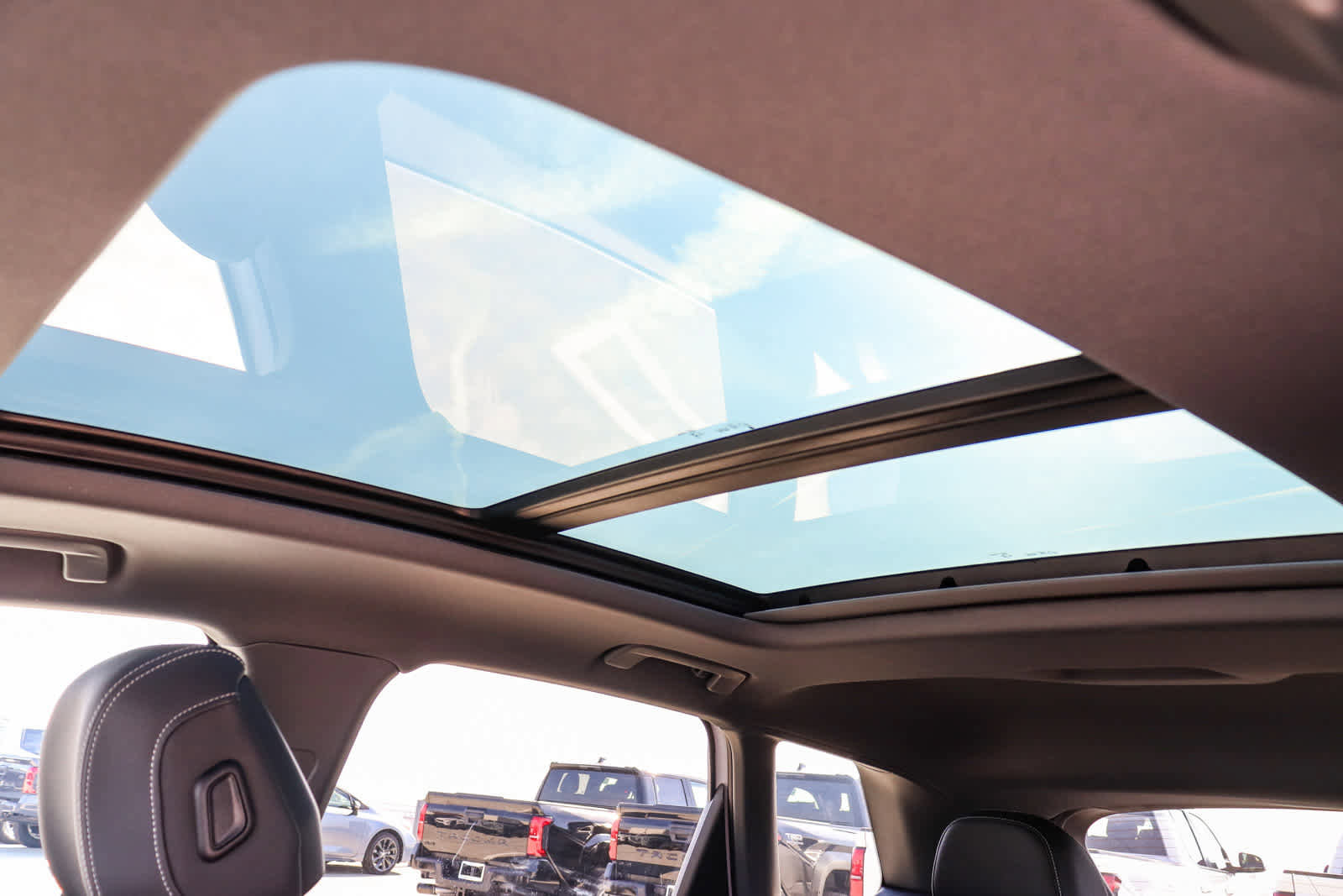 Used 2023 Audi Q4 e-tron Prestige image 36