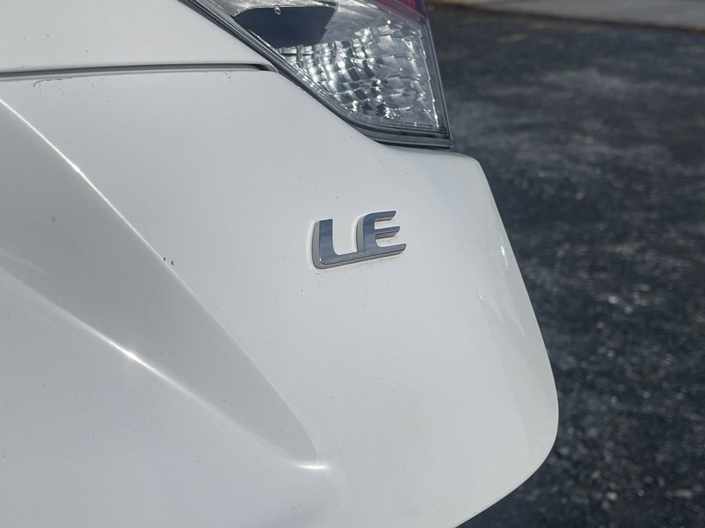 Used 2022 Toyota Corolla LE image 12