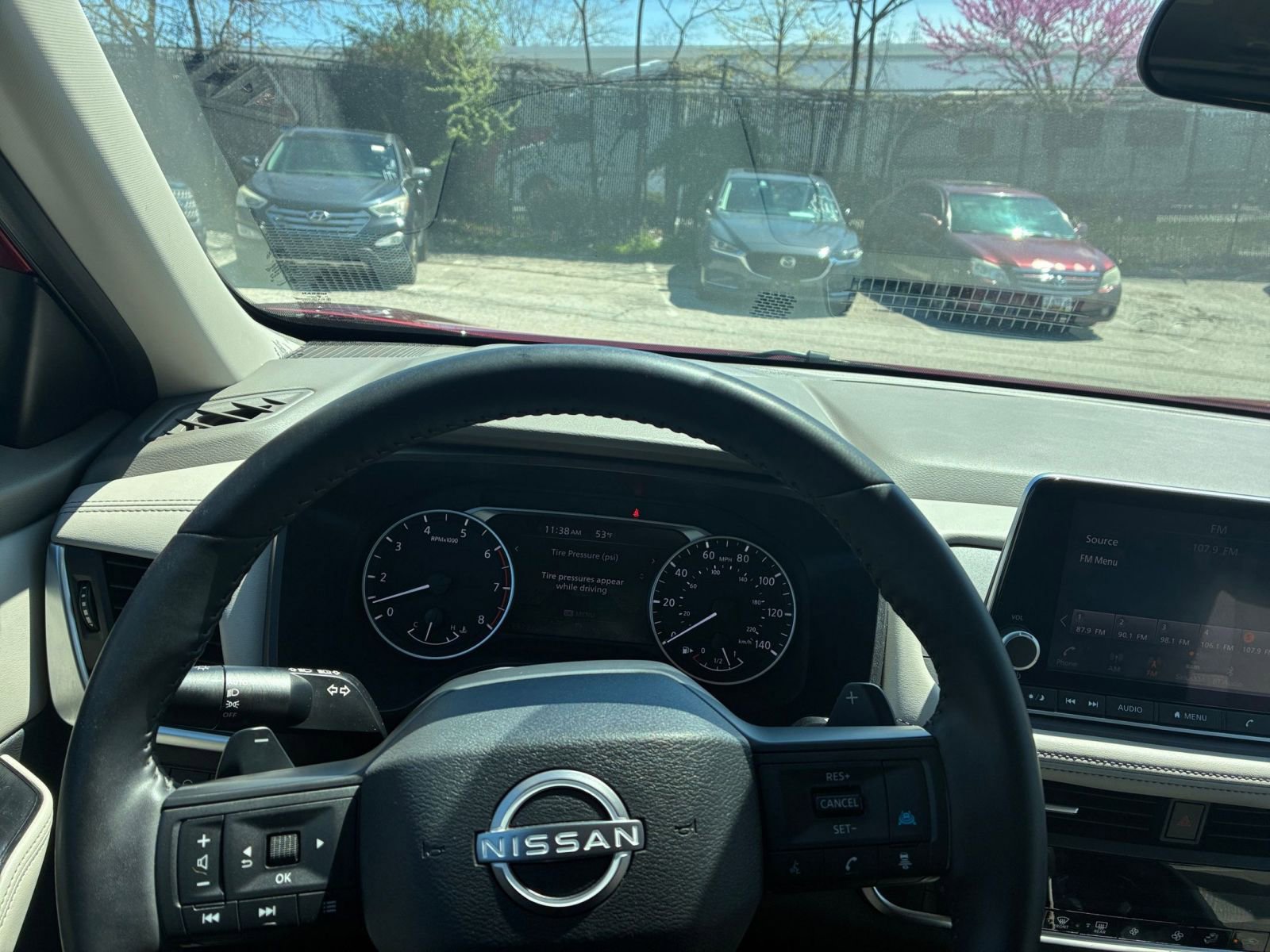 Used 2025 Nissan Rogue SV image 29