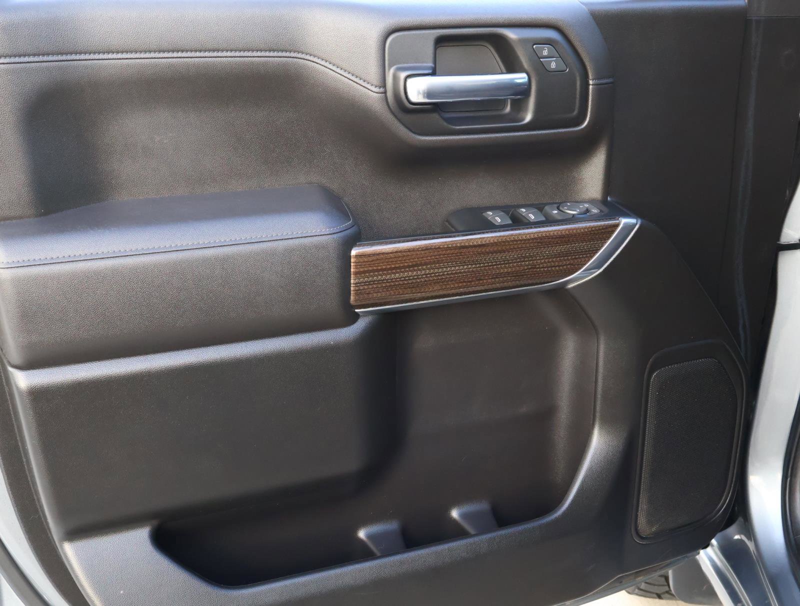 Used 2021 Chevrolet Silverado 1500 LT Trail Boss w/ LPO, Dark Essentials Package image 16