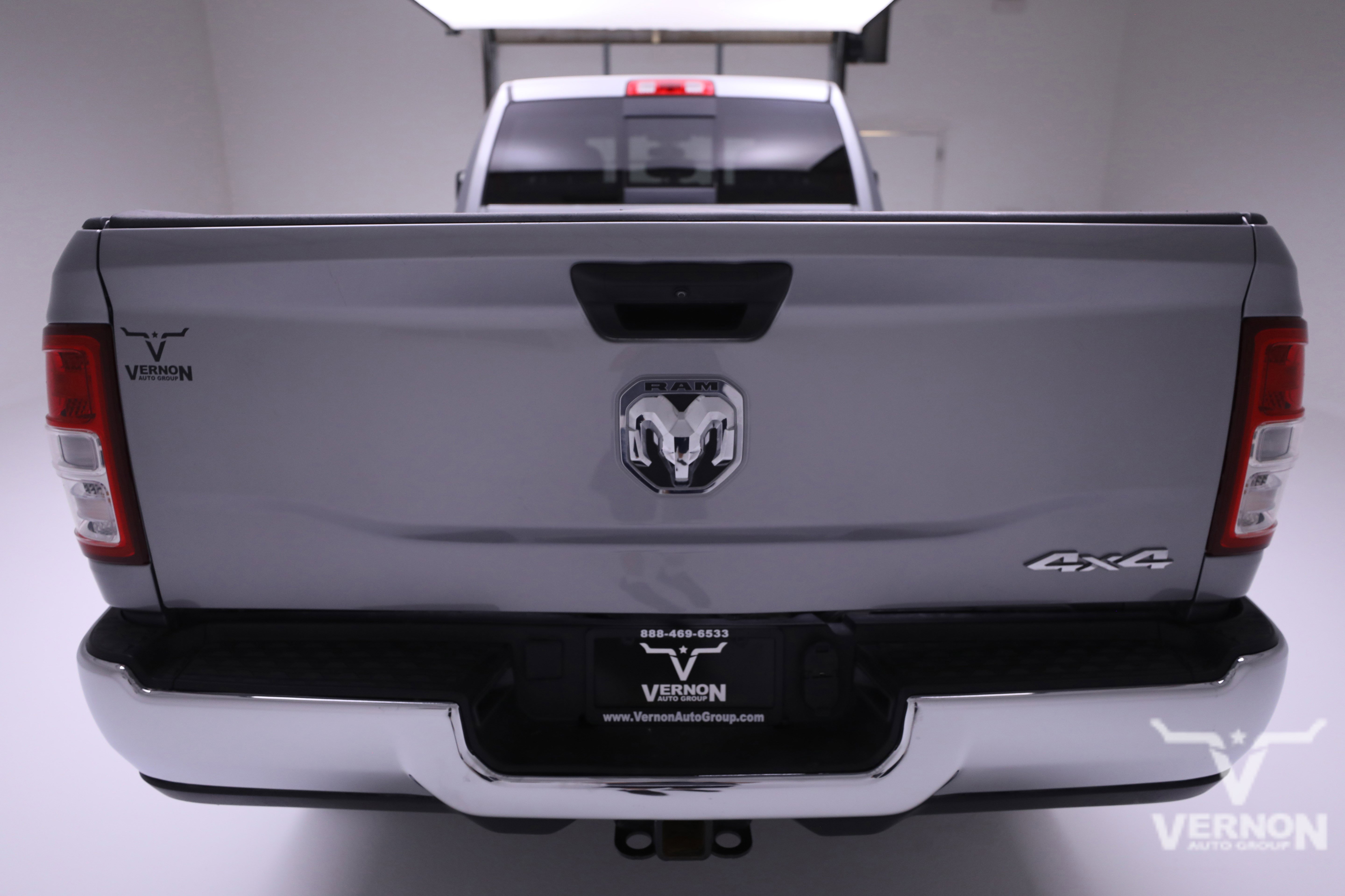 Used 2024 RAM 2500 Tradesman w/ Chrome Appearance Group image 4