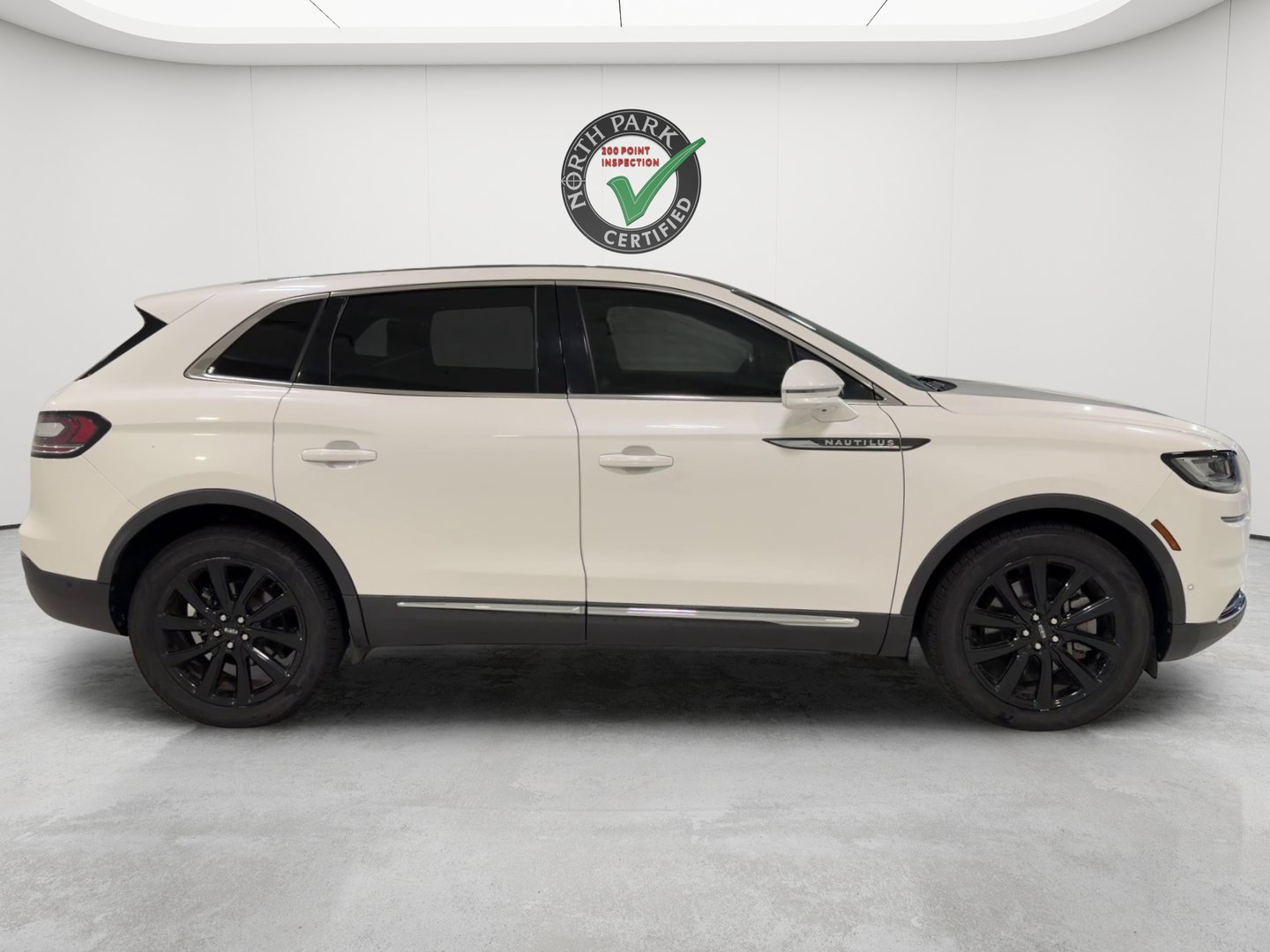 Used 2021 Lincoln Nautilus Reserve w/ Equipment Group 201A FWD image 5
