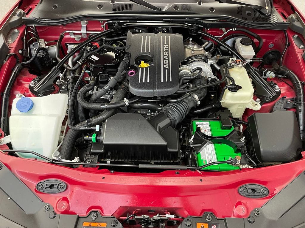 Used 2018 FIAT 124 Spider Abarth w/ Convenience Group RWD image 25