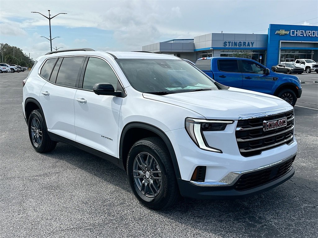 Used 2025 GMC Acadia Elevation image 3