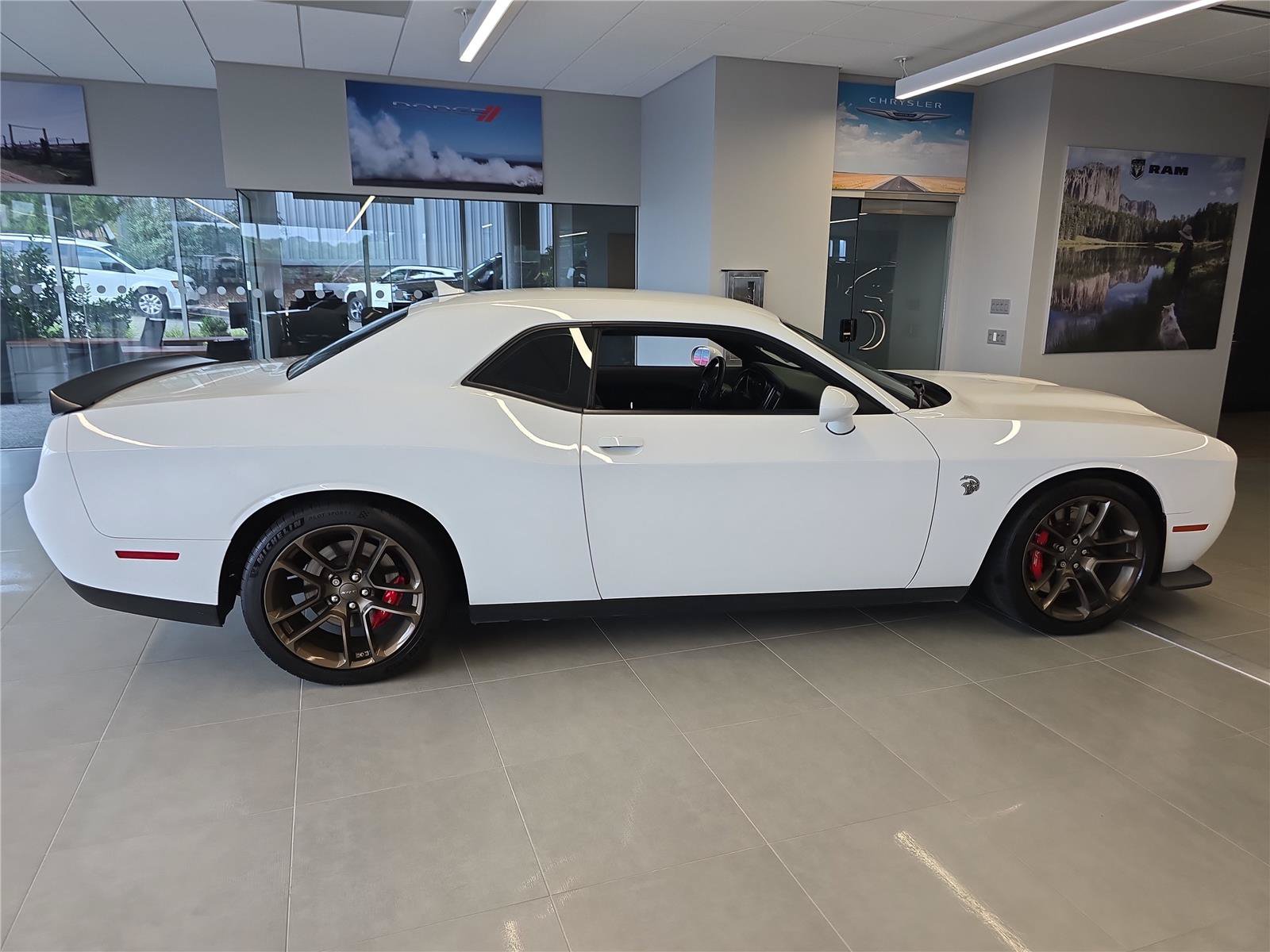 Used 2023 Dodge Challenger SRT Hellcat RWD image 2
