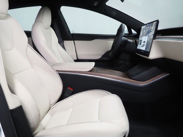 Used 2021 Tesla Model S Plaid image 16