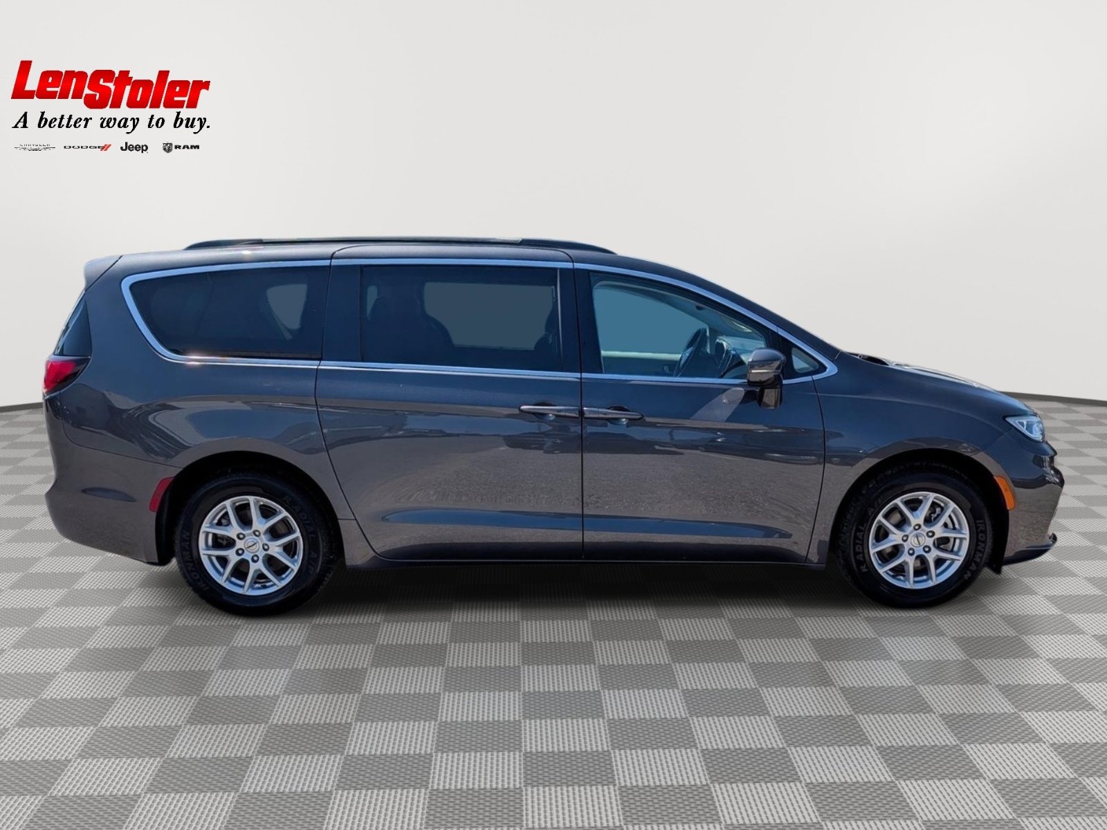Used 2022 Chrysler Pacifica Touring-L FWD image 6