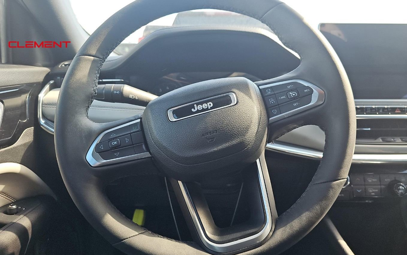 Used 2023 Jeep Compass Limited image 11