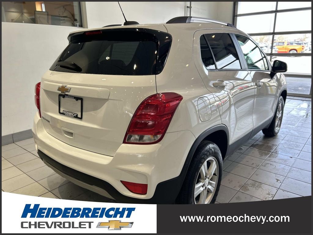 Certified 2022 Chevrolet Trax LT w/ LT Convenience Package image 4