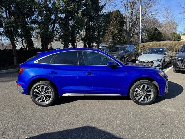 Used 2023 Audi Q5 2.0T Premium w/ Convenience Package AWD/4WD image 4