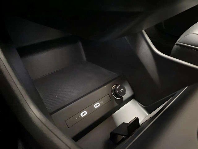 Used 2024 Audi Q4 e-tron Premium w/ Convenience Package image 58