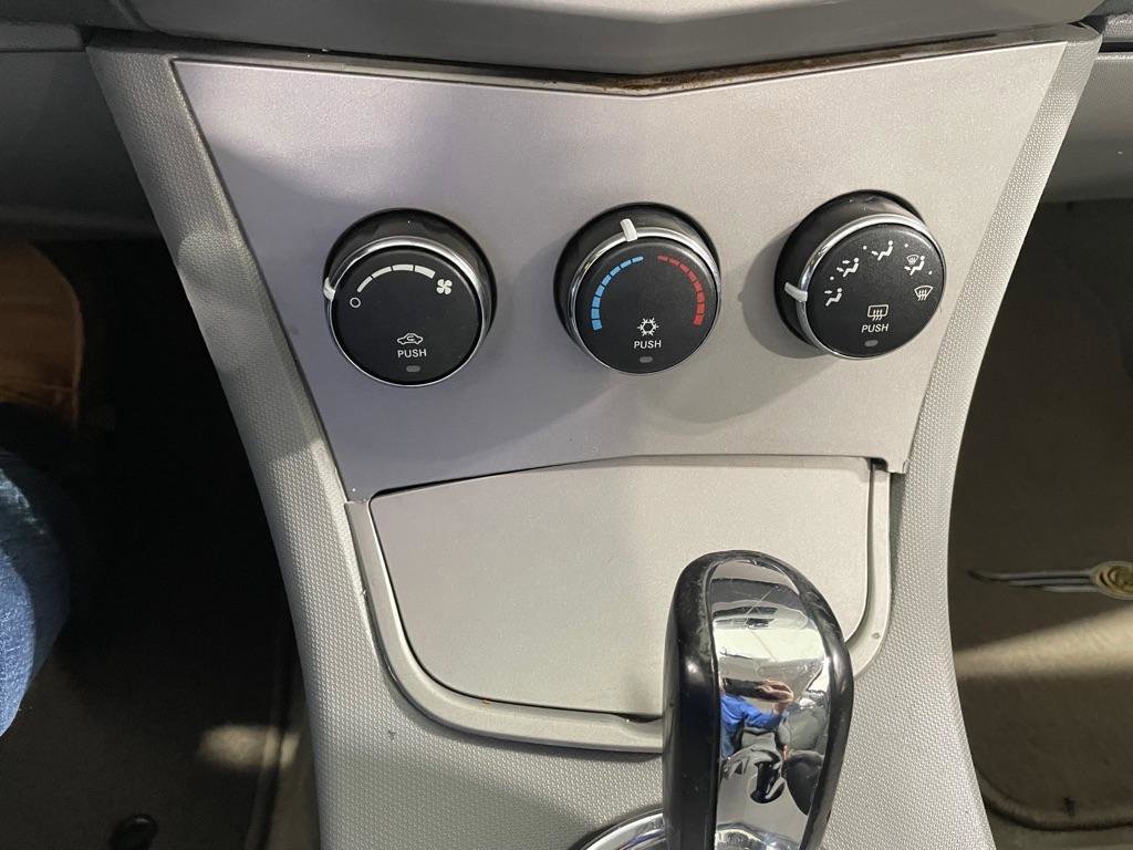 Used 2008 Chrysler Sebring LX image 26