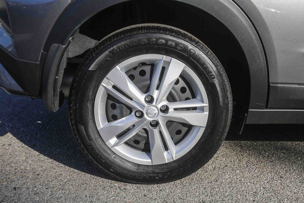 Used 2025 Nissan Kicks Play S image 10