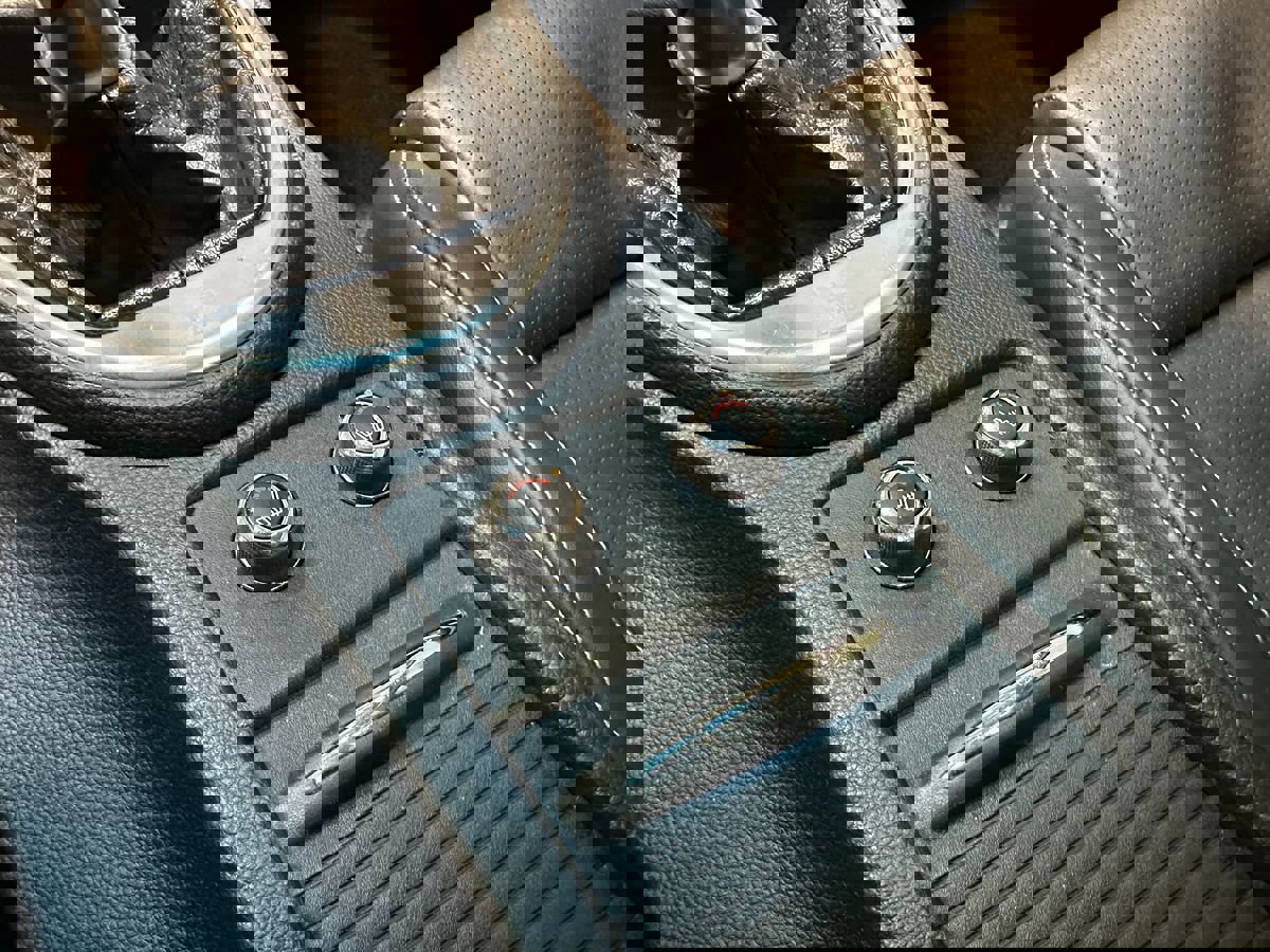 Used 2011 INFINITI G37 Sport image 24