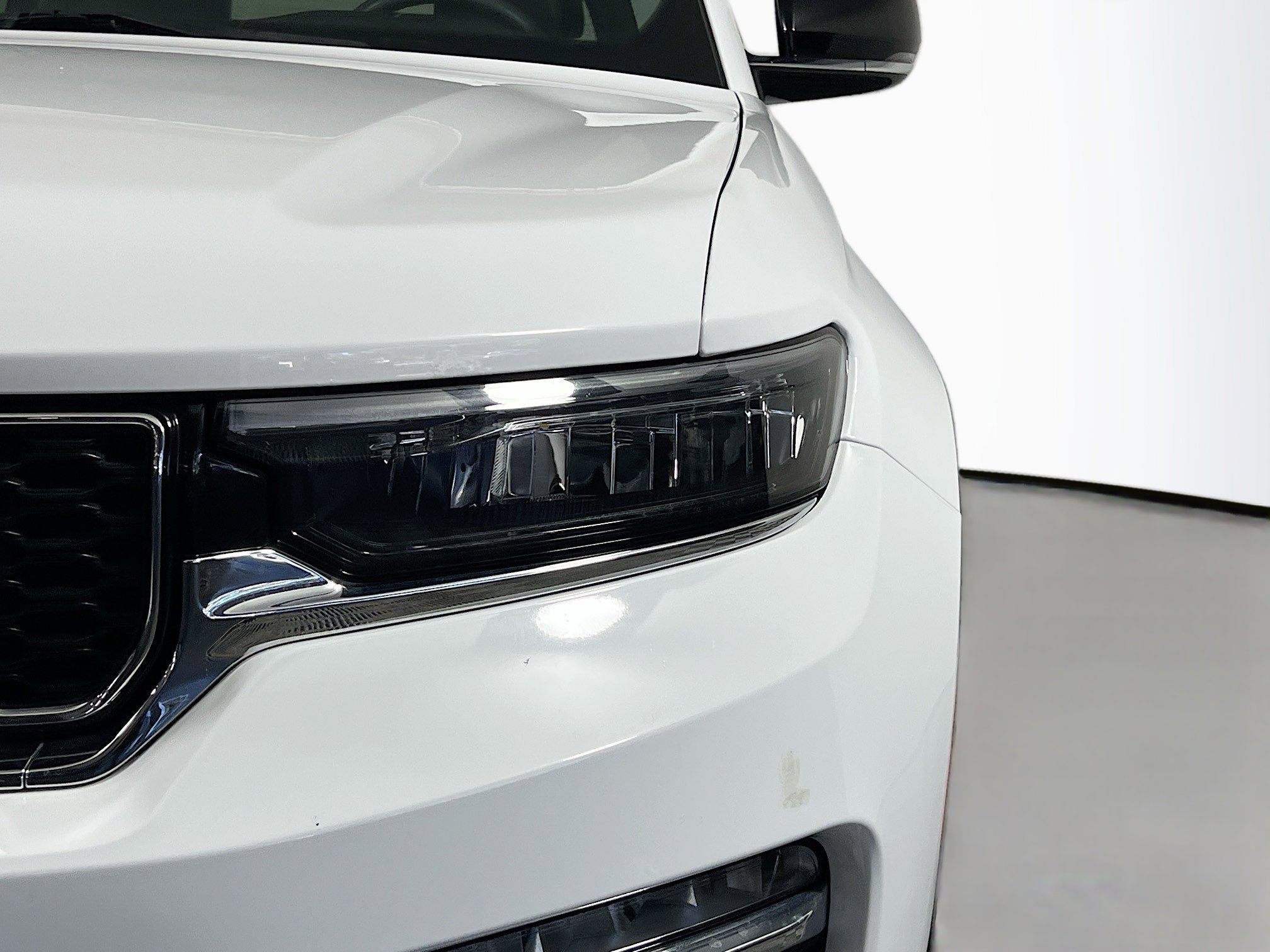 Used 2023 Jeep Grand Cherokee Limited image 12