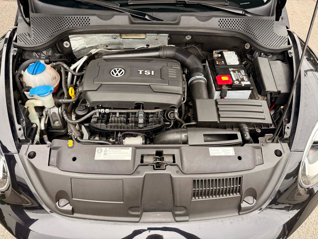 Used 2014 Volkswagen Beetle R-Line image 22