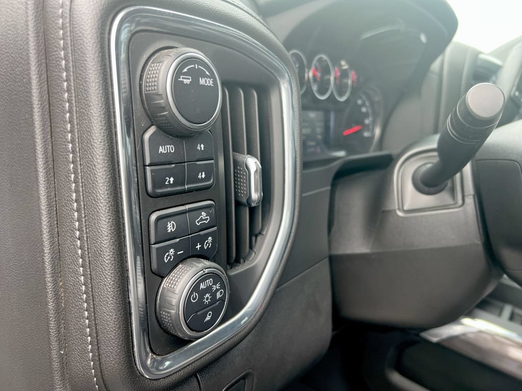 Used 2021 Chevrolet Silverado 3500 LTZ w/ LTZ Convenience Package AWD/4WD image 16
