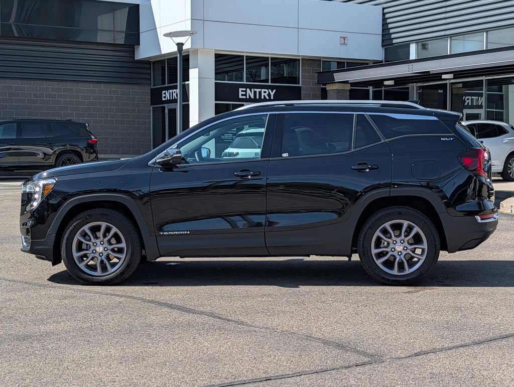 Used 2024 GMC Terrain SLT w/ Infotainment Package II AWD/4WD image 6