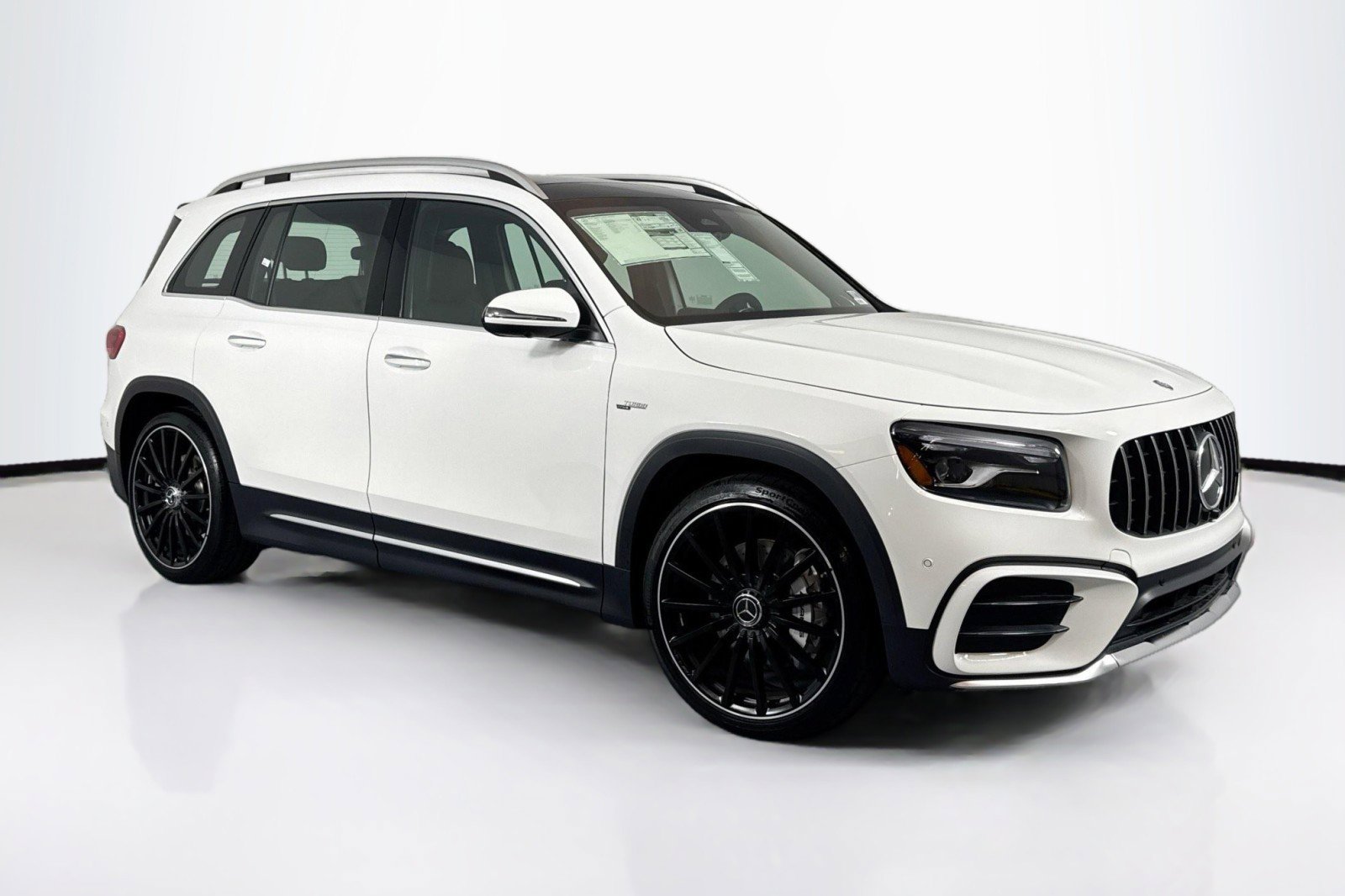 New 2025 Mercedes-Benz GLB 35 AMG 4MATIC image 3