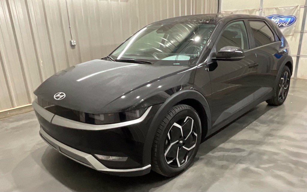 Used 2024 Hyundai Ioniq 5 SEL AWD/4WD image 3