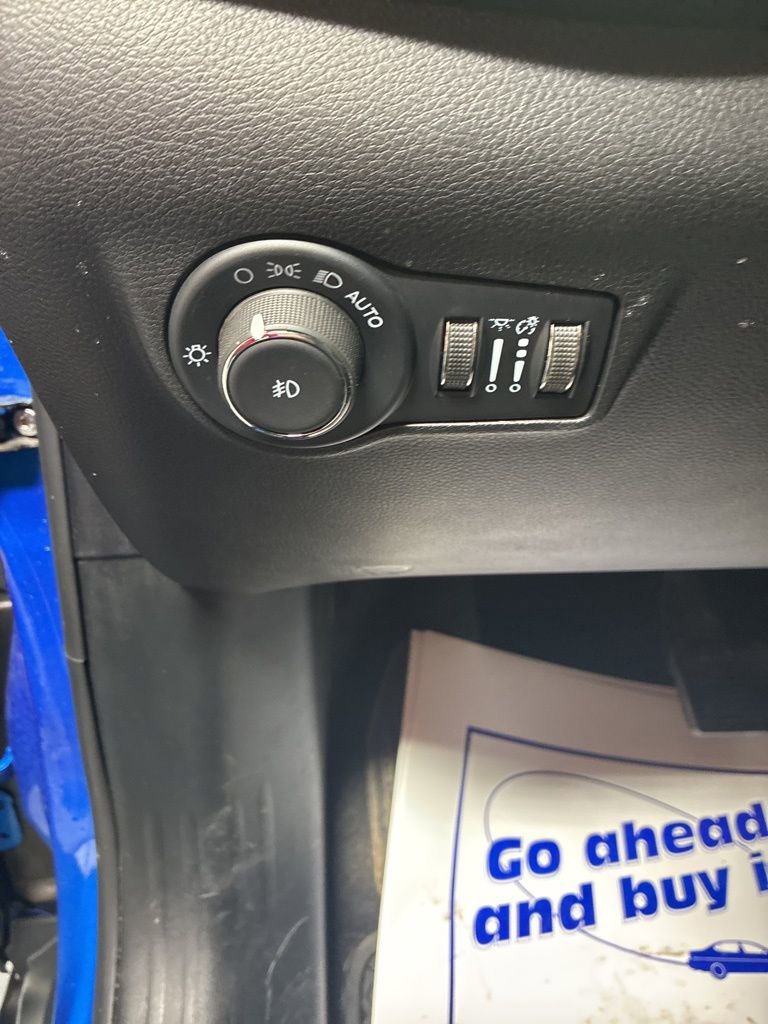 Used 2025 Jeep Compass Trailhawk image 12