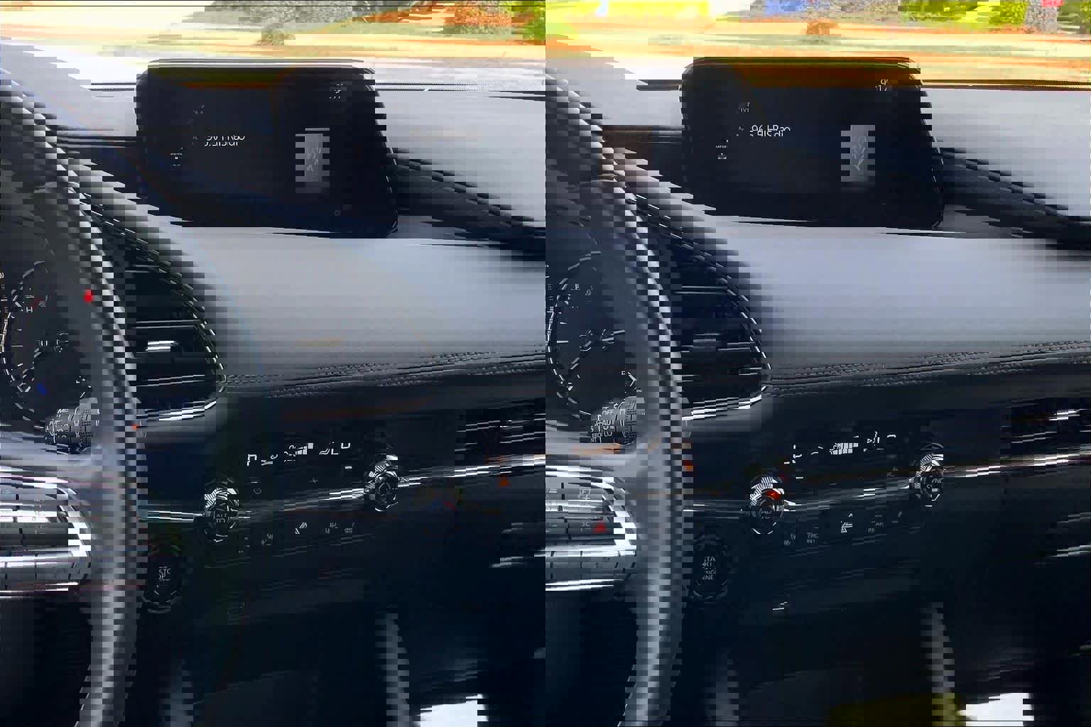 Used 2020 MAZDA MAZDA3 Hatchback w/ Premium Package FWD image 7