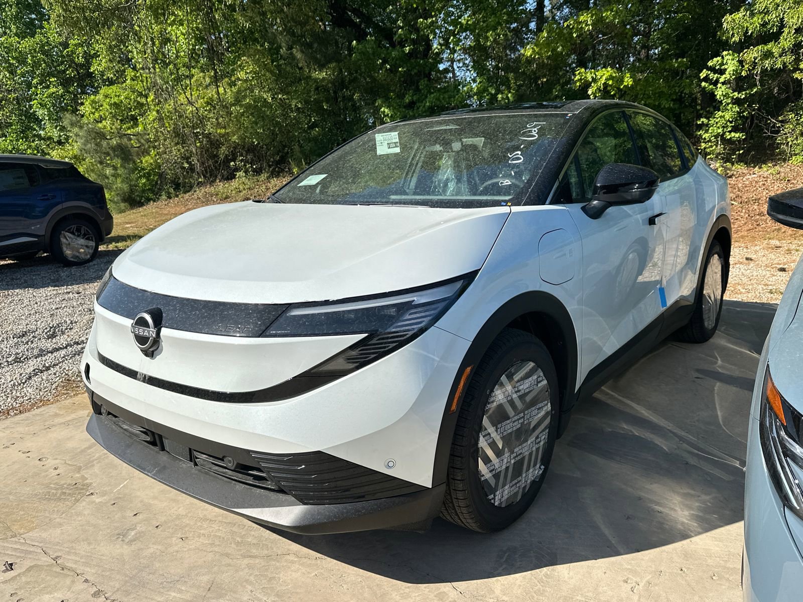 New 2026 Nissan Leaf SV+ w/ Floor Mat Package (SV+) FWD image 1