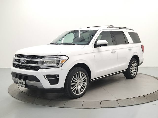 Used 2024 Ford Expedition Limited AWD/4WD image 3