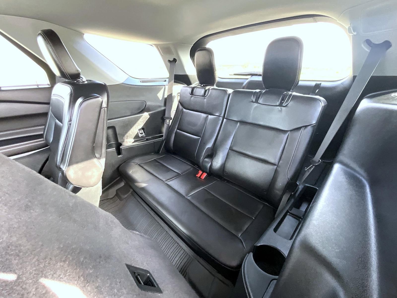Used 2024 Ford Explorer XLT w/ Equipment Group 202A AWD/4WD image 21