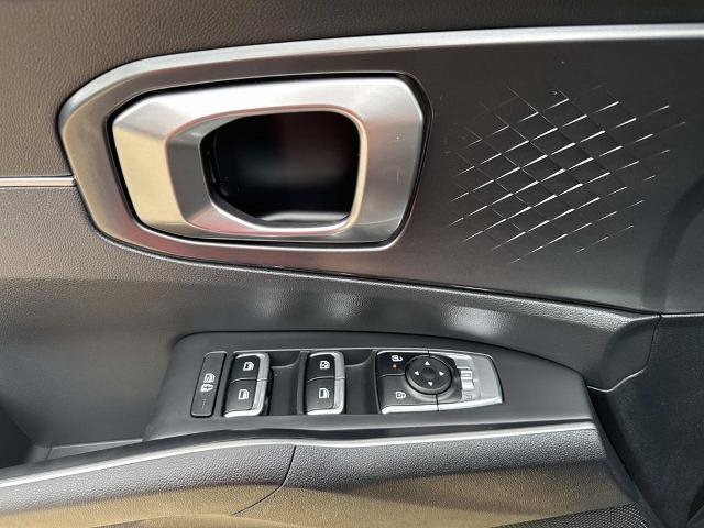 Used 2025 Kia Sorento EX w/ Panoramic Sunroof Package FWD image 24