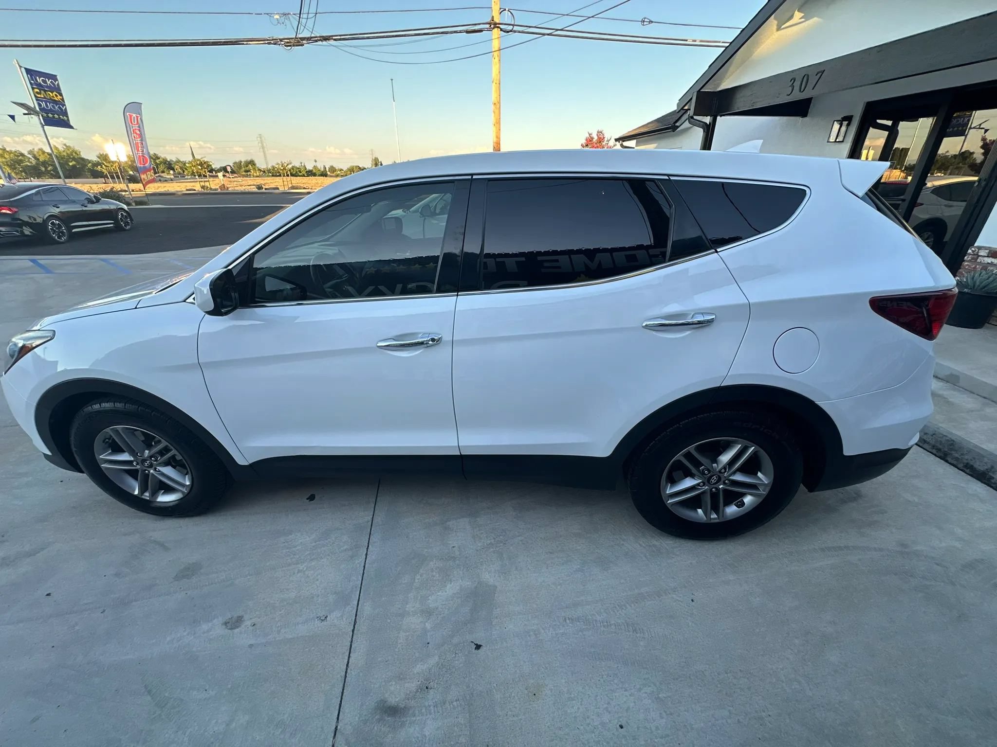 Used 2017 Hyundai Santa Fe Sport FWD image 9