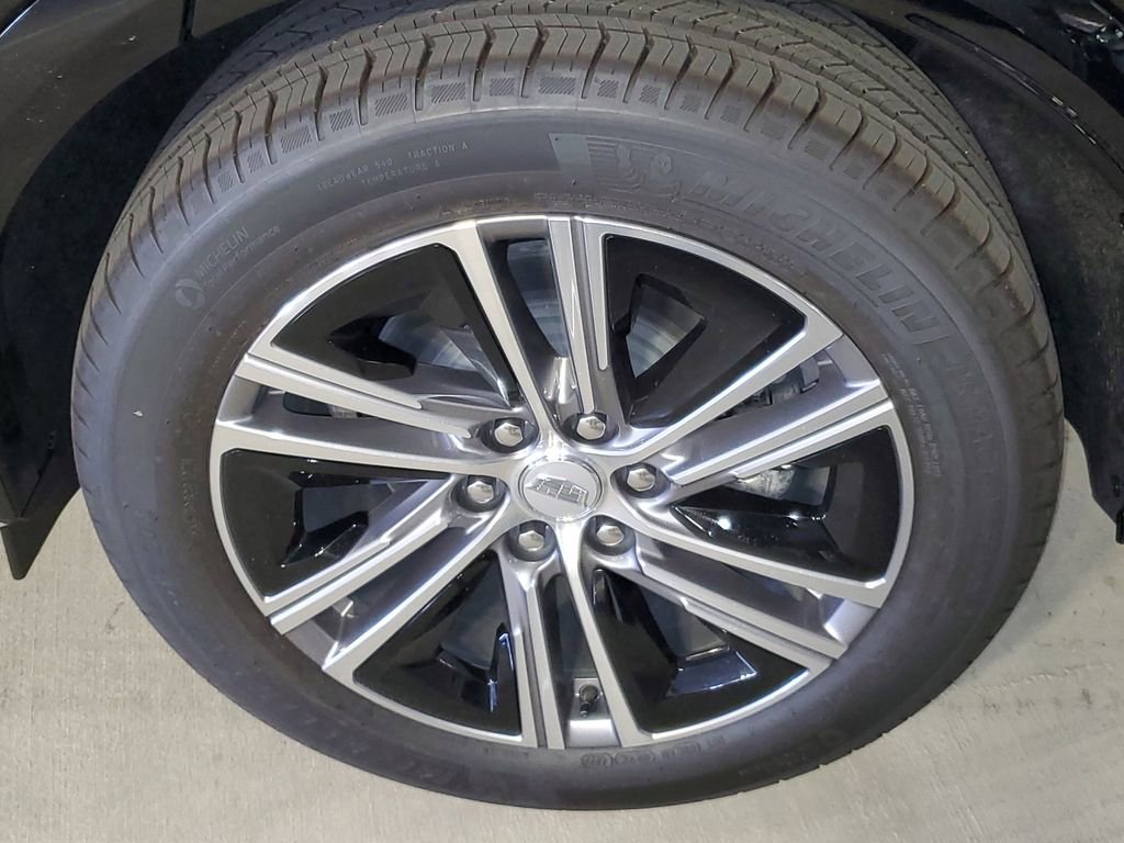 New 2026 Cadillac Lyriq Luxury RWD image 5