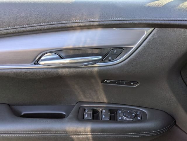 Used 2023 Cadillac XT6 Luxury image 12